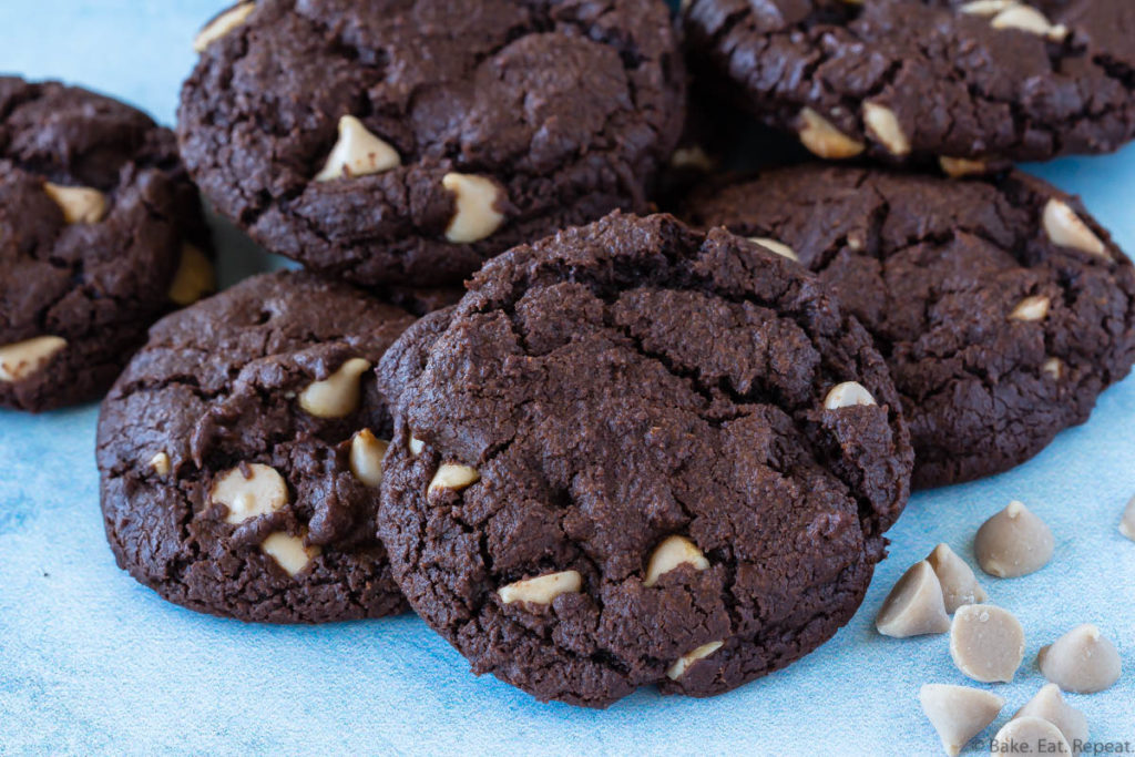 easy, no chill, chocolate cookies with salted caramel chips