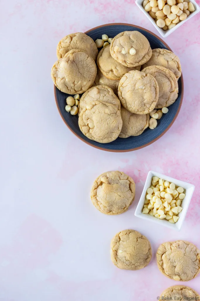 white chocolate chip macadamia nut cookies