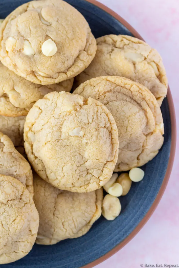 white chocolate macadamia nut cookies