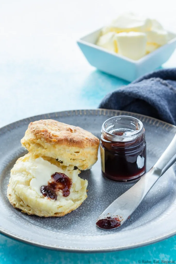 easy buttermilk biscuits