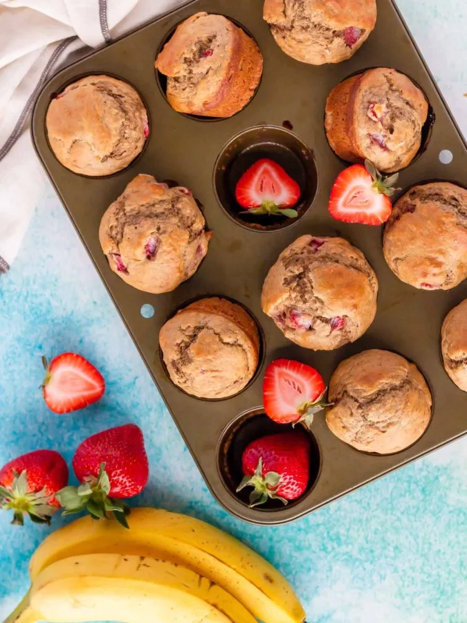 strawberry banana muffins