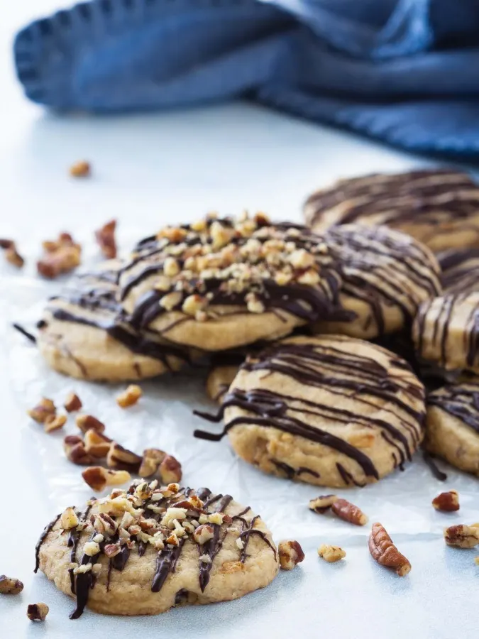 brown sugar pecan whipped shortbread cookies