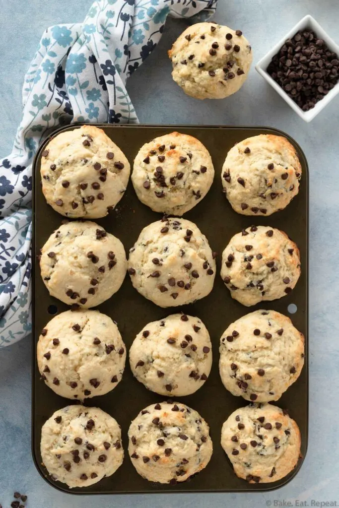 easy chocolate chip muffins