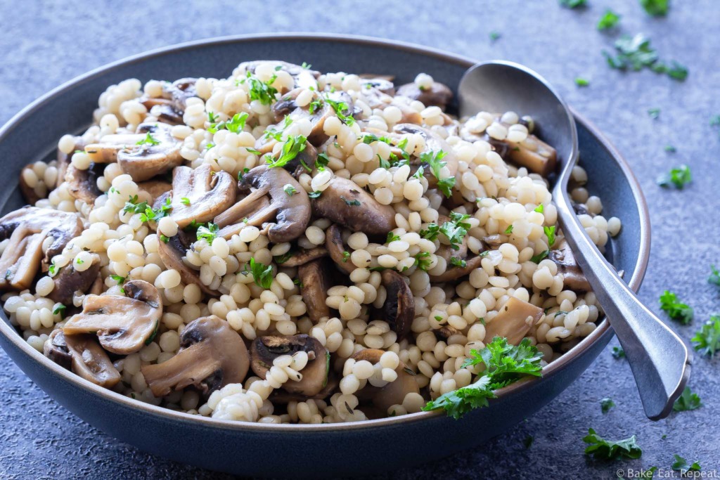 easy israeli couscous with mushrooms