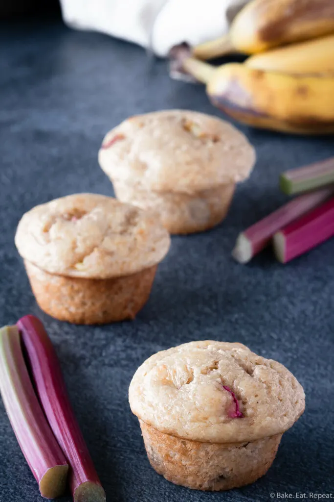 banana rhubarb muffins