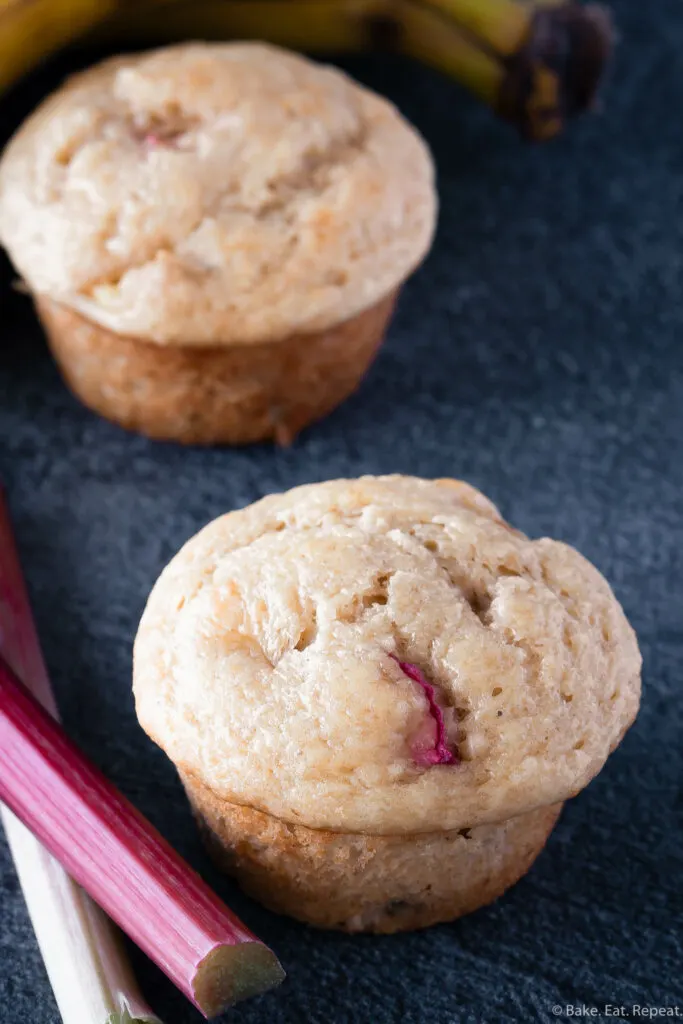 banana rhubarb muffins