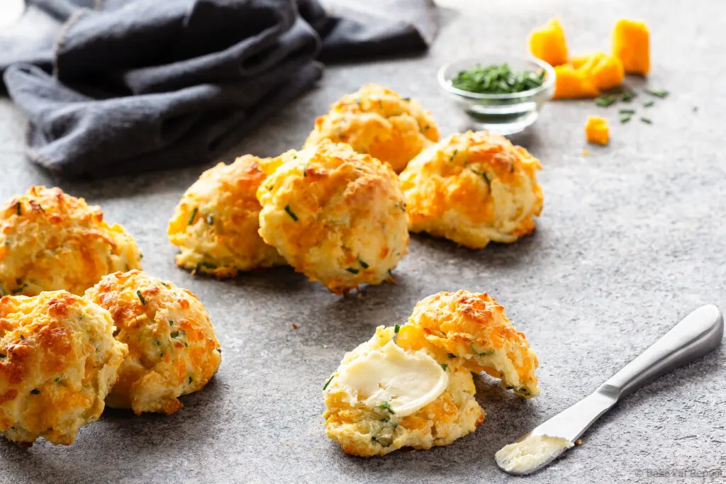 easy buttermilk biscuits with cheddar cheese and chives