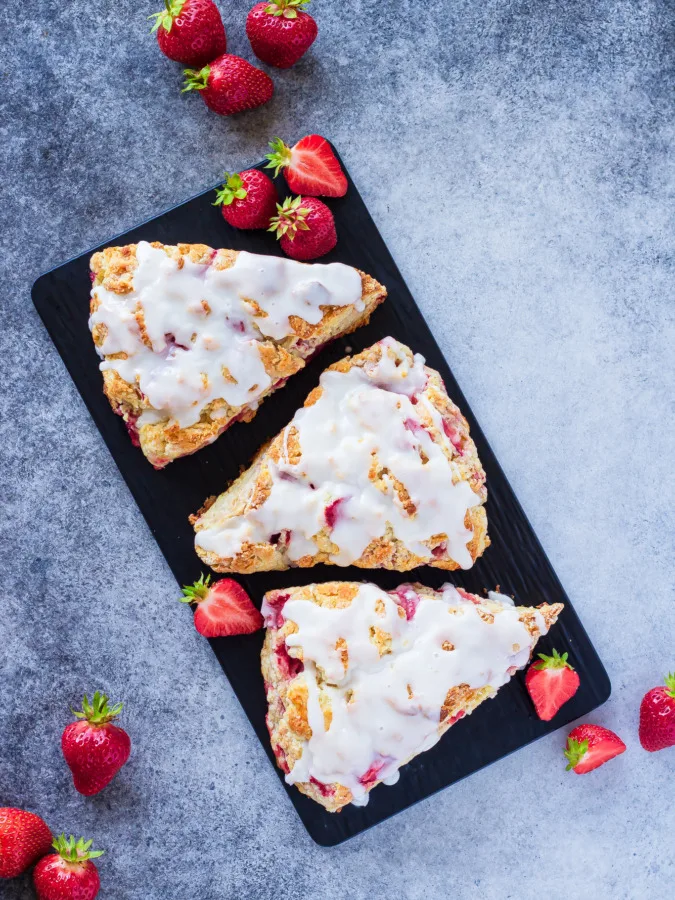 easy strawberries and cream scones