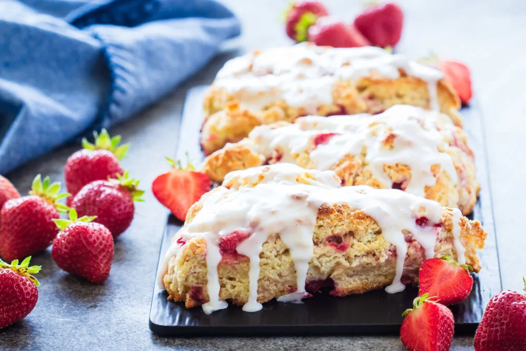 easy strawberry scones