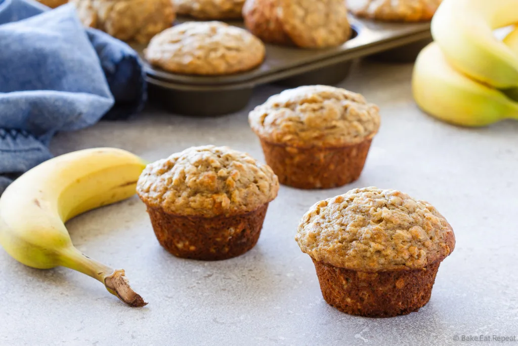 banana oat muffins