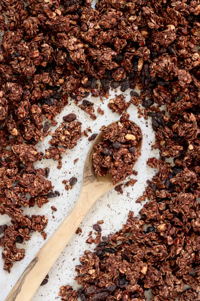 chocolate granola clusters