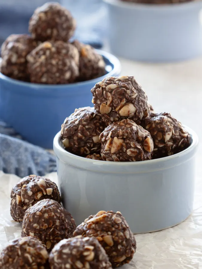 no bake chocolate peanut butter energy balls