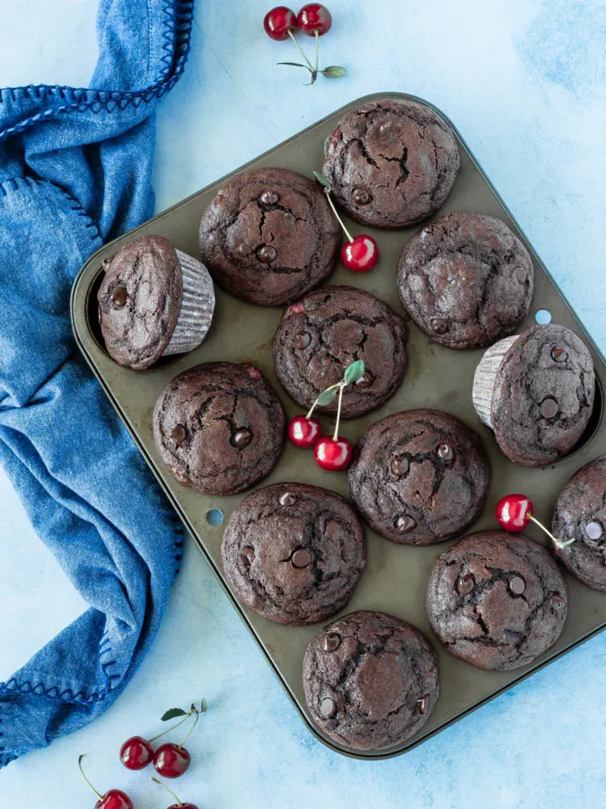 chocolate cherry muffins